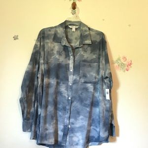 Old navy blue and white Cloud pattern button down shirt